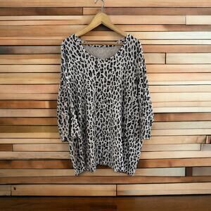 Women’s lightweight print top in size 3x